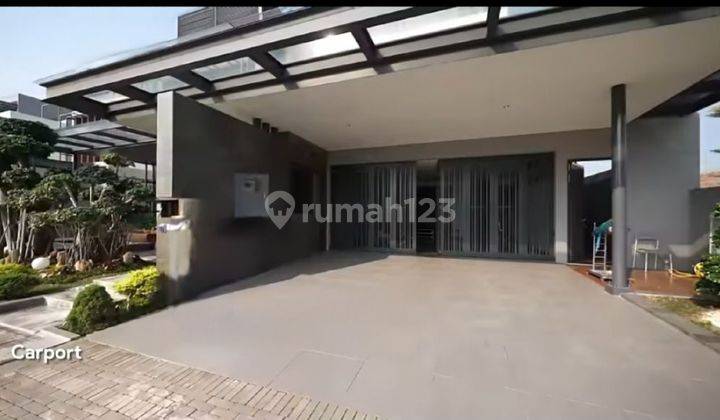 Rumah Lyndon Nava Park Full Furnished 3 Lantai dilengkapi Kolam Renang di BSD City 2