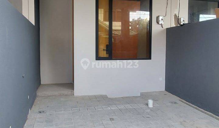 Dijual Rumah Baru 3 Lantai Shm Di Taman Ratu  2