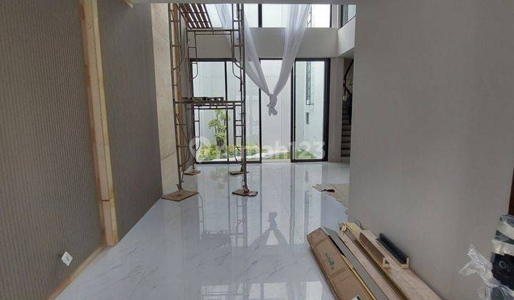 Dijual Rumah Baru Di Breeza Pantai Mutiara 3¼ Lantai Semi Furnished 2