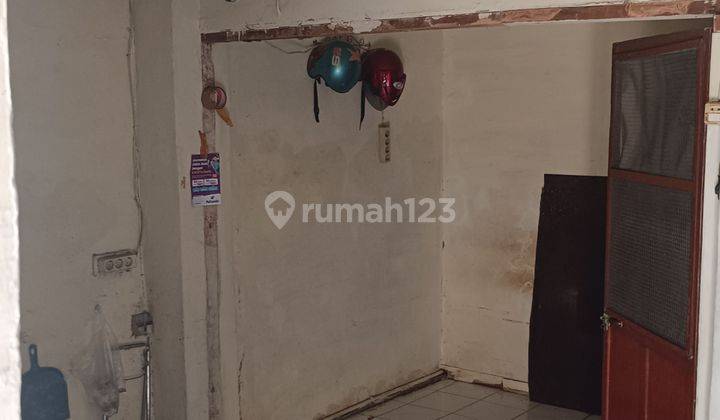 Rumah 3 Lantai siap Huni. Sangat Murah 1