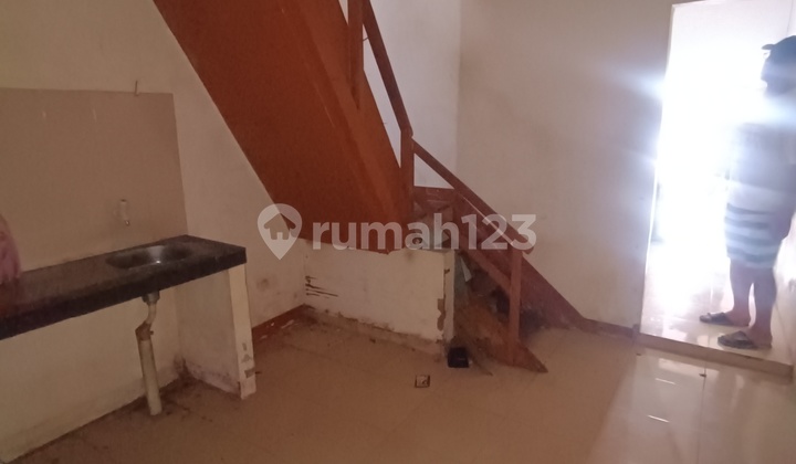 Akses Jalan Mobil, Rumah 1½ Lt 2