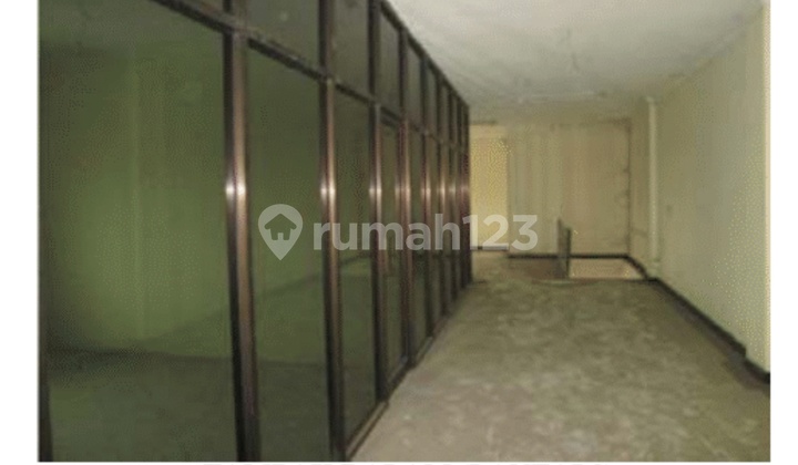 Roadside Shop House 3 Floors 60 Million