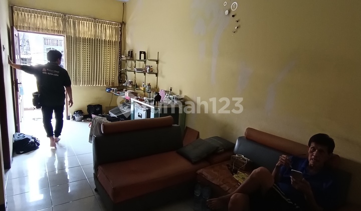 Rumah 3½ Lt, Garasi 2 Mobil 2