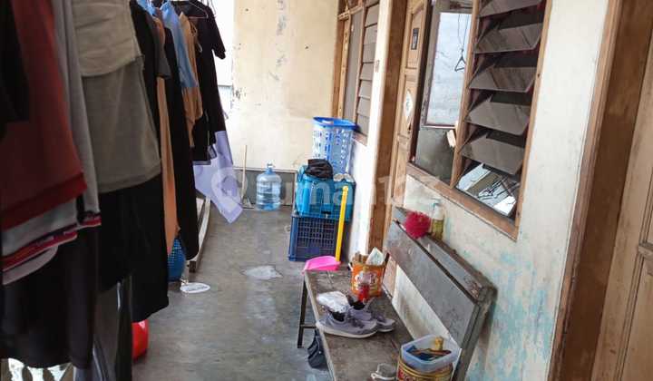 Jual Rumah Kos,t 3lt, Samping Jalan Raya. HGB 2