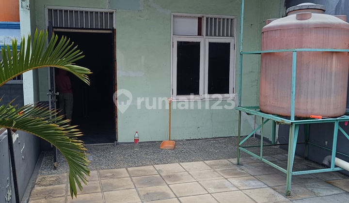 3-Story Rental House with Garage, 4 Bedrooms 2