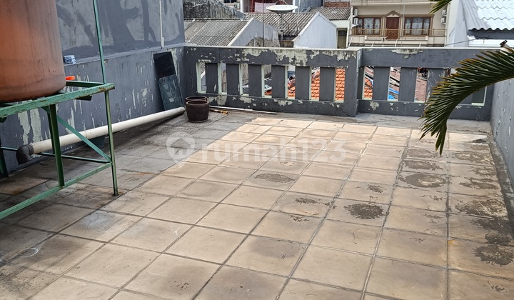 Rumah Sewa 3 LT + Garasi , 4 K Tidur Rumah Sewa 3 LT + Garasi , 4 K Tidur