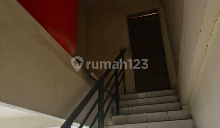 3-Storey Shophouse, 40ft Container Access 2