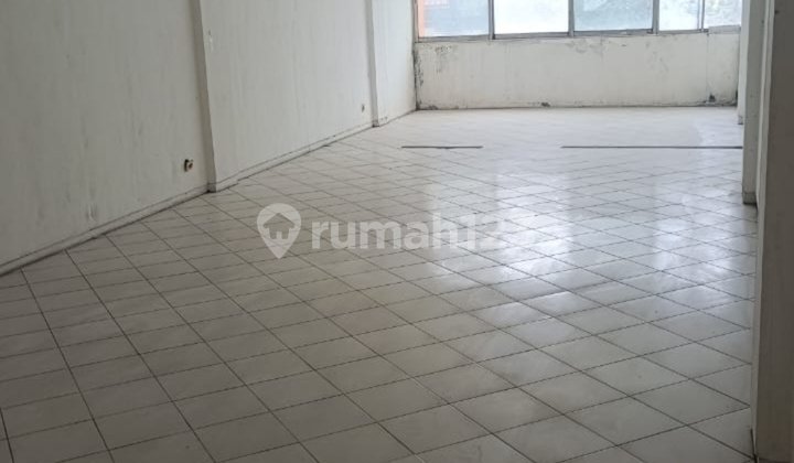 Ruko 4 Lt, Dgn Parkir 4 Mobil, Row 3 Jln Lebar