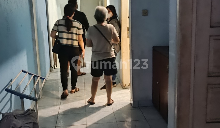 3-Story House with Garage, Suitable for Online Business 3-Story House with Garage, Suitable for Online Business