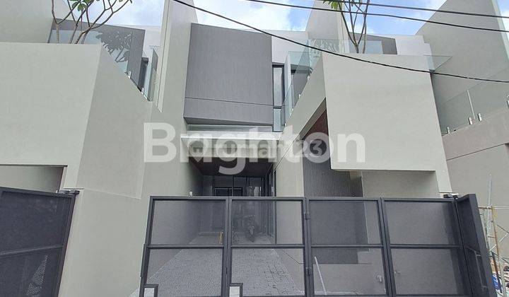 Rumah Baru Modern 2 Lantai SHM Manyar Tirtoasri 1