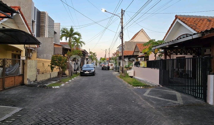 Rumah 1 LT Babatan Pratama Wiyung 2