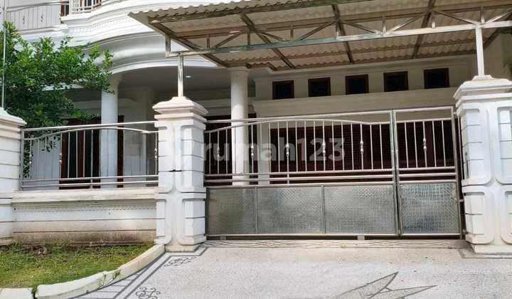 2-Story House in Pakuwon City Near Shanghai Park Gloria