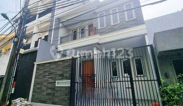 Dijual Rumah Muara Karang Jakarta Utara SHM 3 Lantai 1