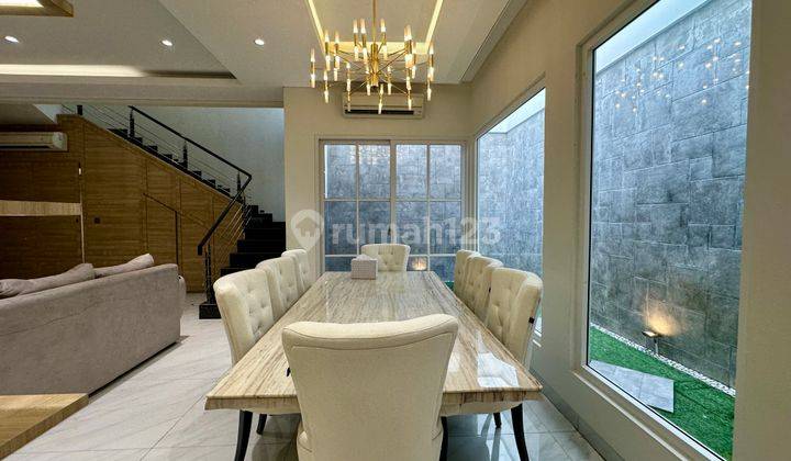 Rumah Aquamarine Furnished, Dekat Mall Summarecon Gading Serpong 2