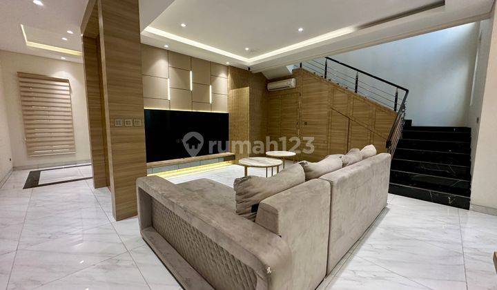 Rumah Aquamarine Furnished, Dekat Mall Summarecon Gading Serpong 1