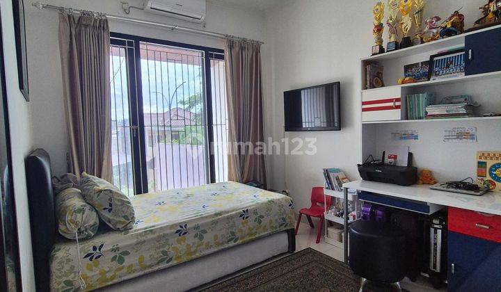 Rumah 2 Lantai Nusaloka Furnished, Dekat Tol Bsd 2