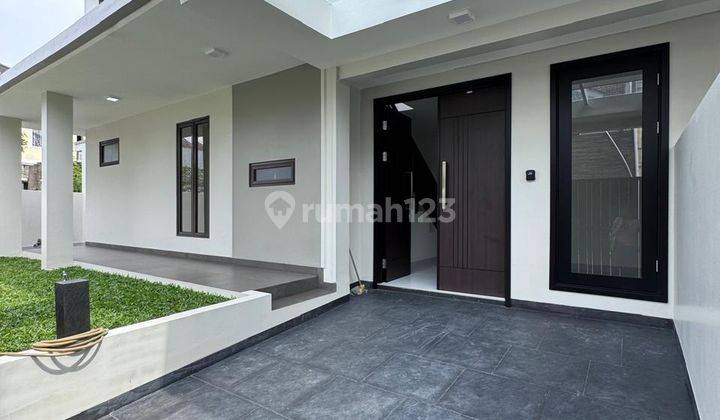 Rumah Hoek Minimalis, Kencana Loka, Bsd City  1