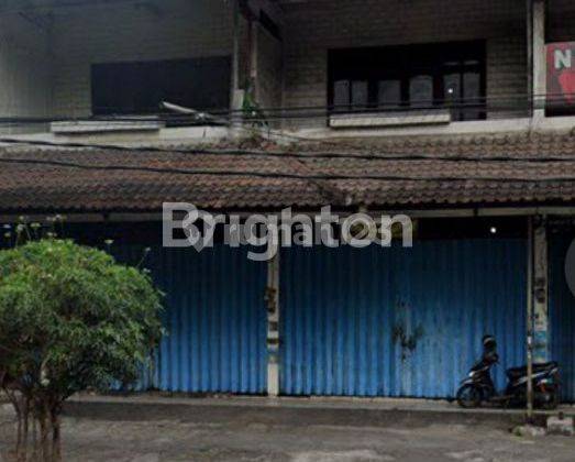 STRATEGIC SHOP ON JALAN IMAM BONJOL 1