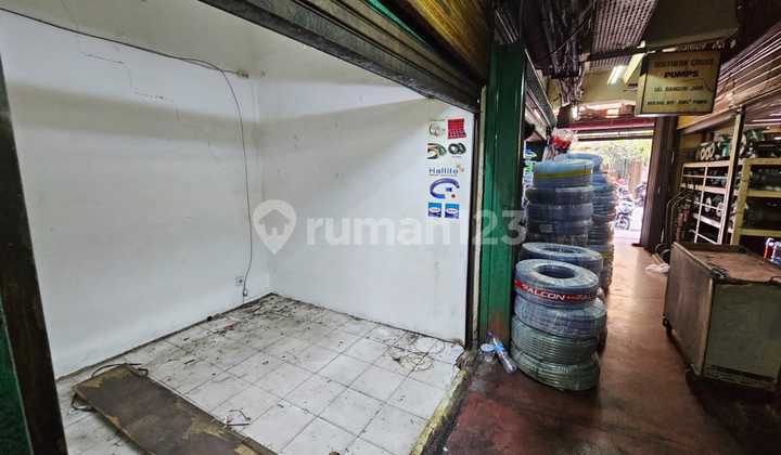 Ready-to-Occupy Shop House in a Strategic Location at Glodok, Tamansari, West Jakarta