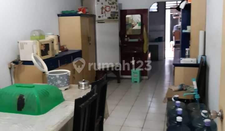 Jual Rumah Tua Dibawah NJOP 2 Lantai Dekat Jalan Raya di Pejagalan I