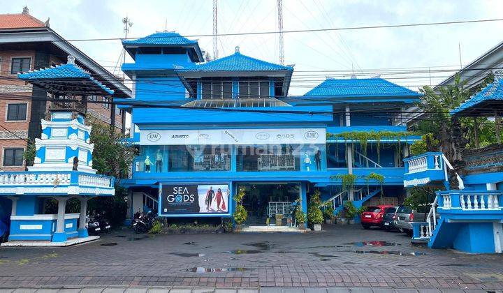 GEDUNG TIGA LANTAI DI JALAN UTAMA KAWASAN PARIWISATA SANUR 2