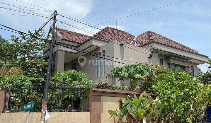 RUMAH MEWAH DAN LUAS DUA LANTAI DEKAT KE CANGGU DAN KEROBOKAN 1