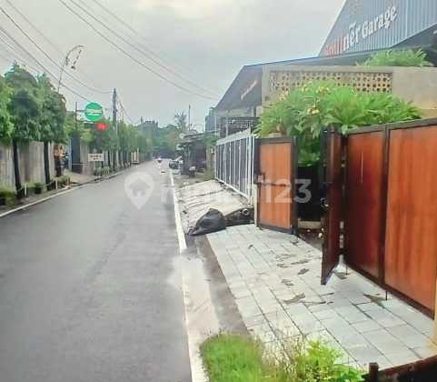 Modern House Ready to Occupy in the Favorite Residential Area Near Renon 2