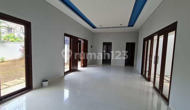 Modern Villa House Ready for Occupancy in the Exclusive Sunset Road Area 2