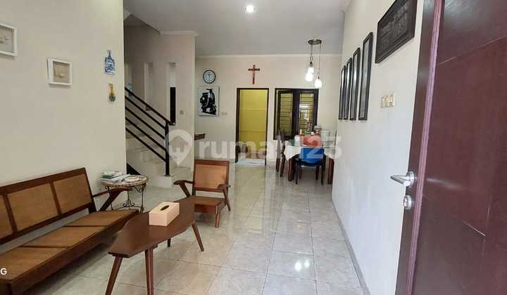 Rumah Minimalis Modern Luas Dan Terawat Dalam Komplek One Gate 2