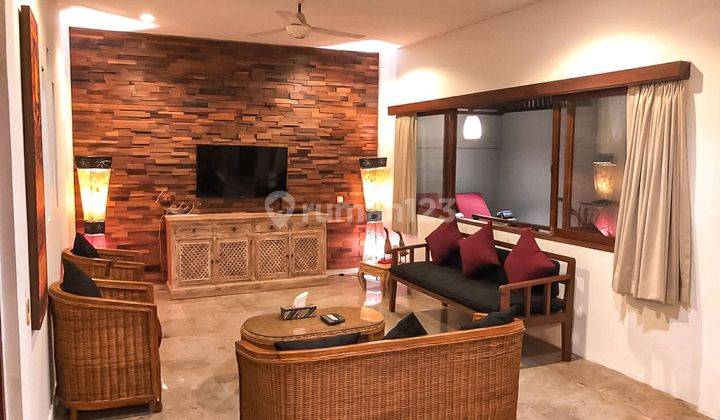 Furnished Three Bedroom Villa Walking Distance To The Beach 2