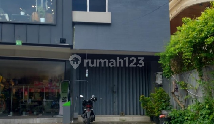 Ruko Premium Tiga Lantai di Kawasan Bisnis Pusat Kota Denpasar
