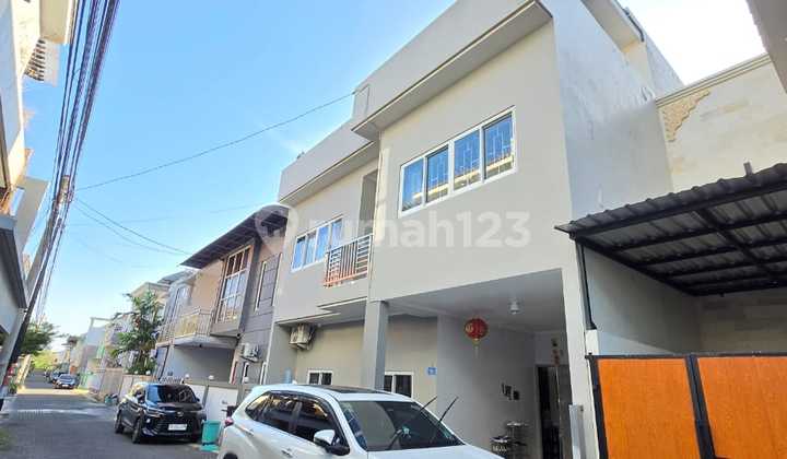 Rumah Moder Tiga Lantai di Kawasan Perumahan Premium Dekat Sanur 2