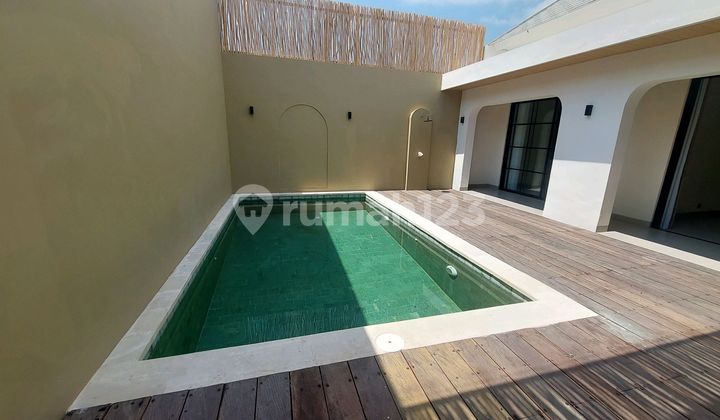 Villa Baru Dua Lantai Modern Tropical Full Furnish di Sanur