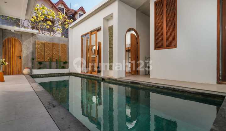 Tropical Modern Brand New Villa in Prime Jimbaran Area Tropical Modern Brand New Villa in Prime Jimbaran Area