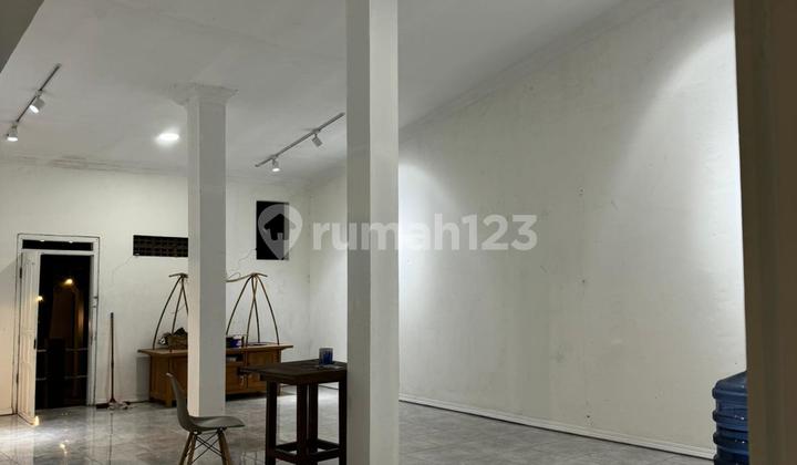 For Sale Ready-to-Use Commercial Space in a Strategic Location on Jl. Bumirejo Raya Semarang 2