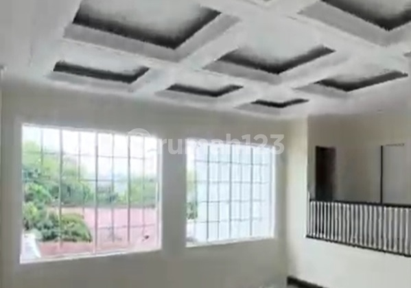 Rumah Mewah 3 Lantai Lokasi Bebas Banjir di Jl. Taman Sudirman Semarang 2