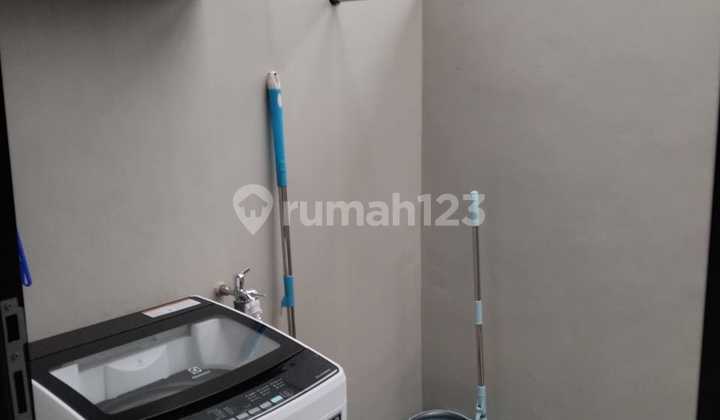 Dijual Rumah Lokasi Strategis di Jl. Delta Mas Semarang 2
