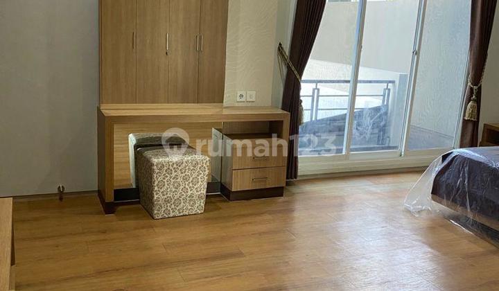 Rumah Mewah Full Furnished Dengan Kolam Renang 2 Lantai 2