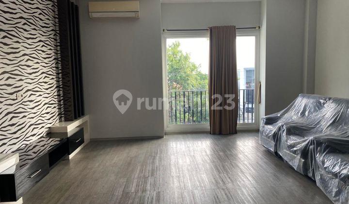 Rumah Mewah Full Furnished Dengan Kolam Renang 2 Lantai 1