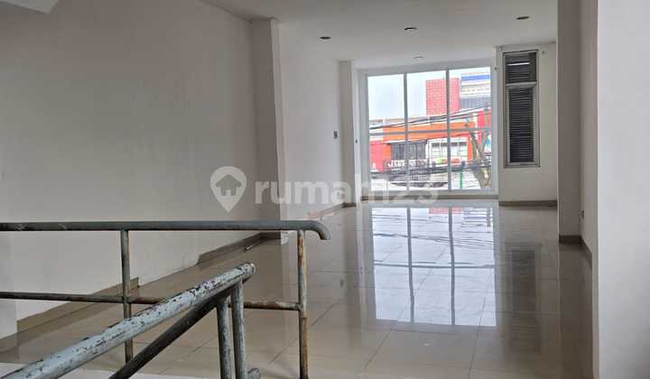 Shop house next to Bintaro Jaya Modern Market sector 9, South Tangerang. 2