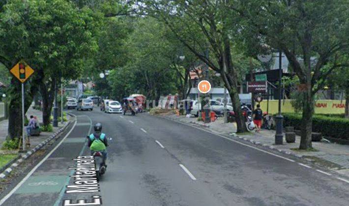 Riau Bandung Mainroad lokasi Strategis untuk usaha Rumah di R E Martadinata SHM 1