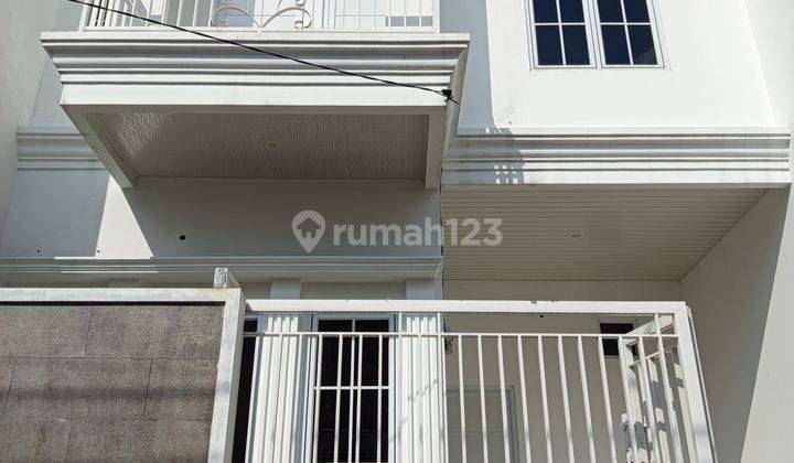 Rumah Siap Huni Cijantung Jakarta Timur  1