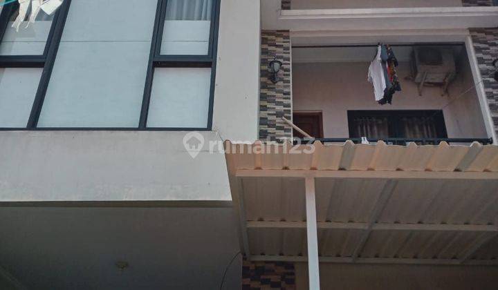 R Rumah 2 Lantai Kalisari Jakarta Timur 2