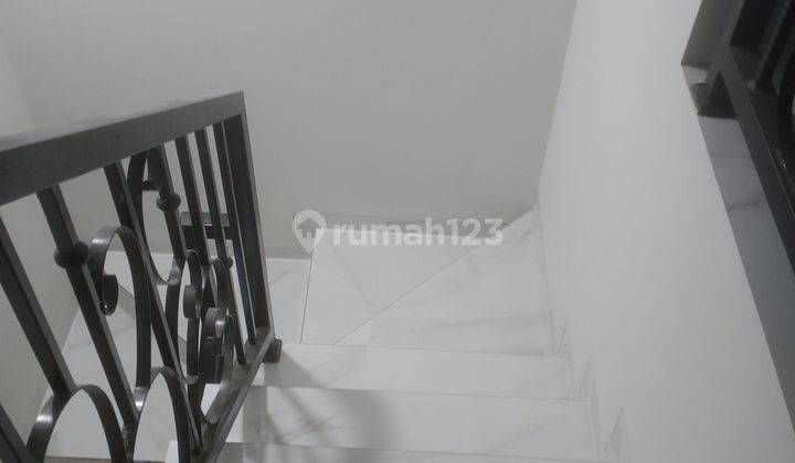 Rumah 3 Lantai Siap Huni Jakarta Timur 2