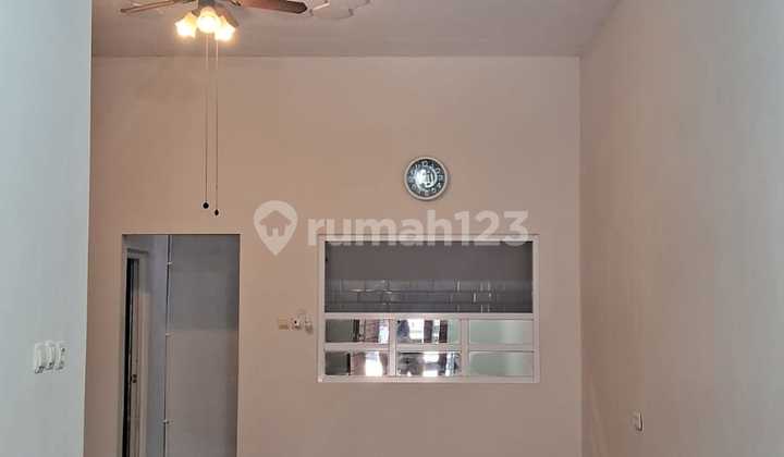 3-Story House in Kalisari, Pasar Rebo, East Jakarta