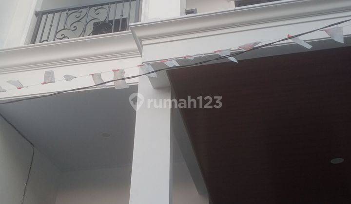 Rumah 3 Lantai Siap Huni Jakarta Timur 2