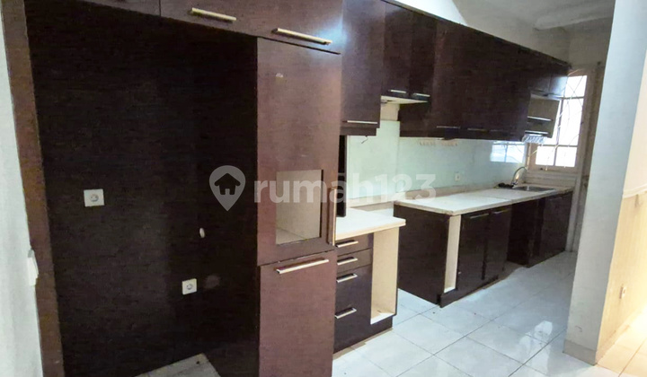 Rumah Bagus di Cluster Vineyard di The Green BSD, Tangerang Selatan 2