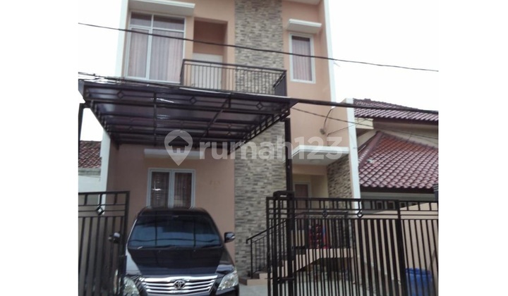 Dijual Rumah Kost 8 Kamar di Perumahan Sektor 8B Serpong
