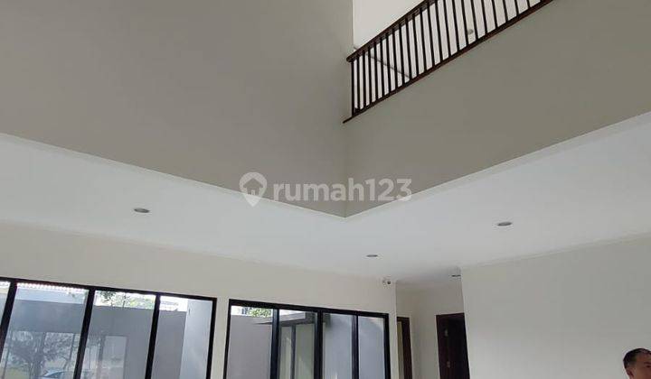 Dijual Satu Satu Nya di Eldora Yg Hadap Jalan Boulevard Suvarna 2