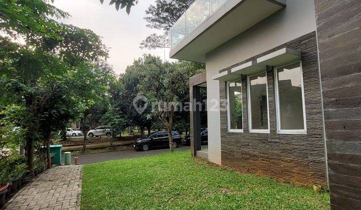 Rumah 2 Lt Hook Baru Hadap Taman di Delatinos Bsd 2